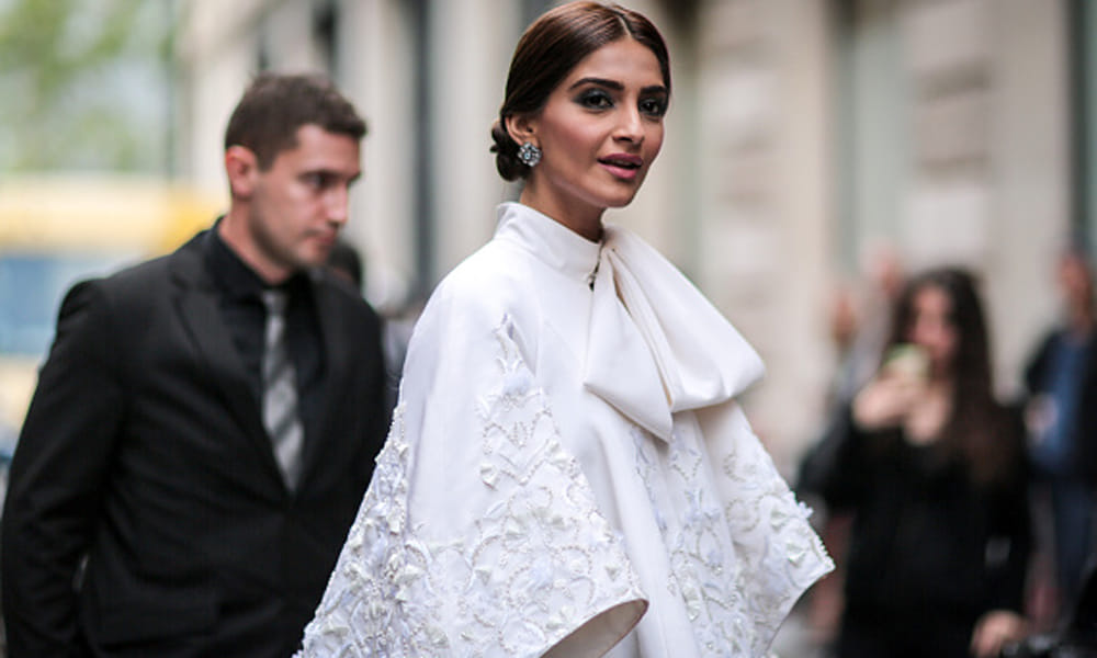 sonam kapoor in paris fashion week 2016
