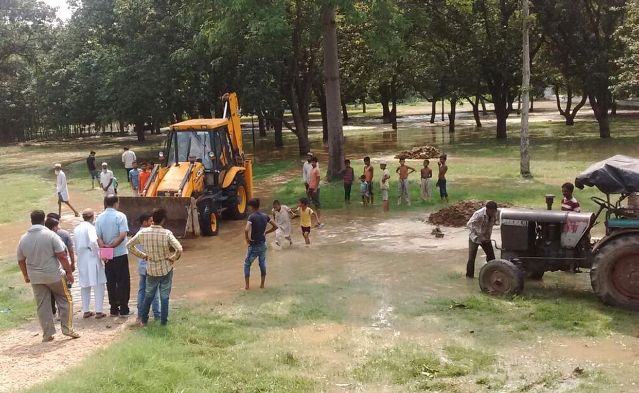    canal broken, flood water entered in eidgah       