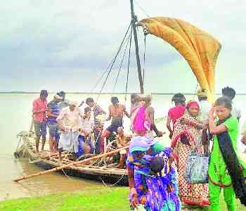 Ghaghra continued havoc, villagers flee fast