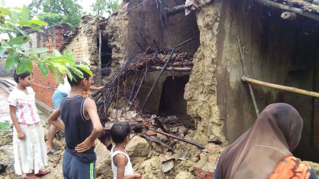 Downed three houses because of the baribarisa