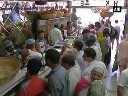 Eid shoppers flock to markets