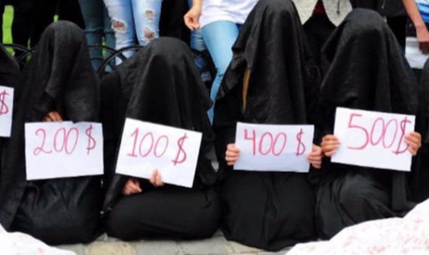 Women rescuing sex prisoners from ISIS