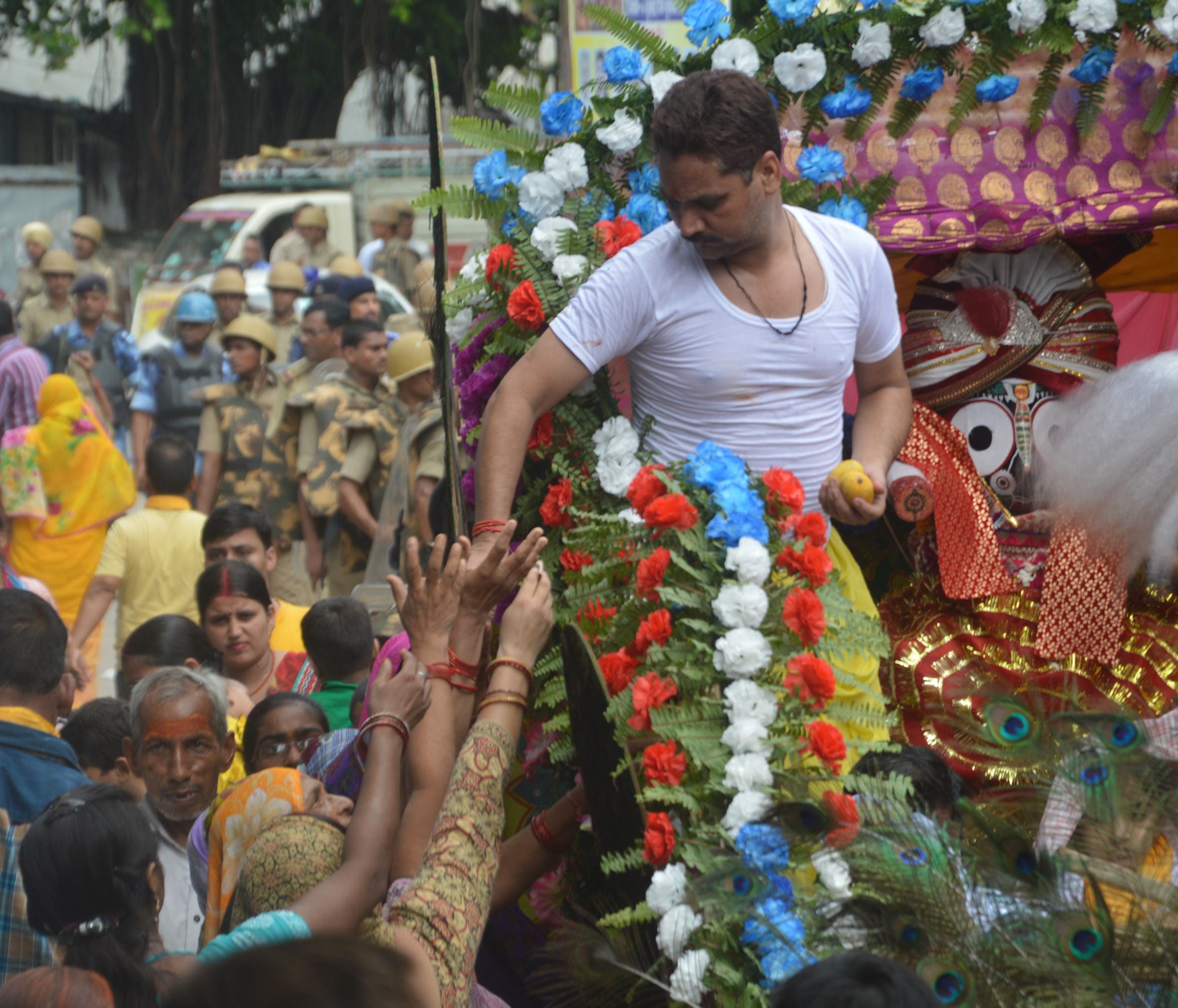 jagannath yatra pictures of lucknow