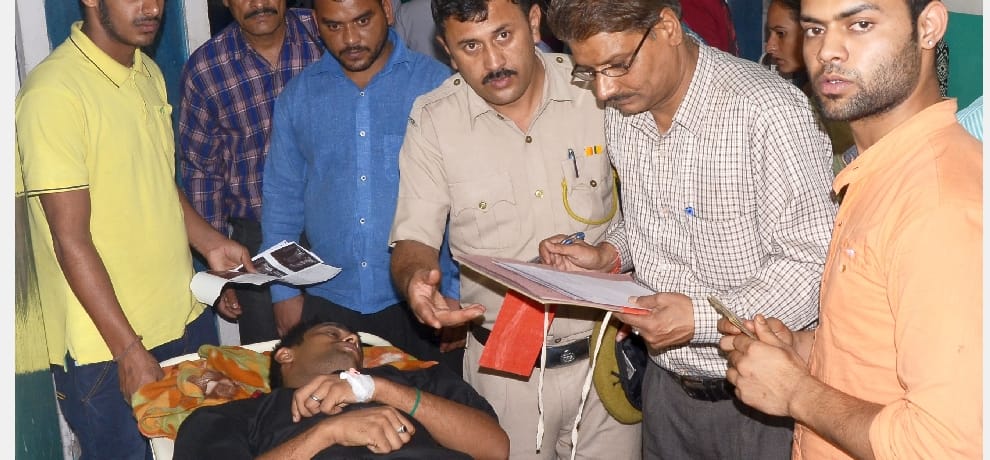 One killed as Hotel wall falls on employees at kumarhatti, solan.