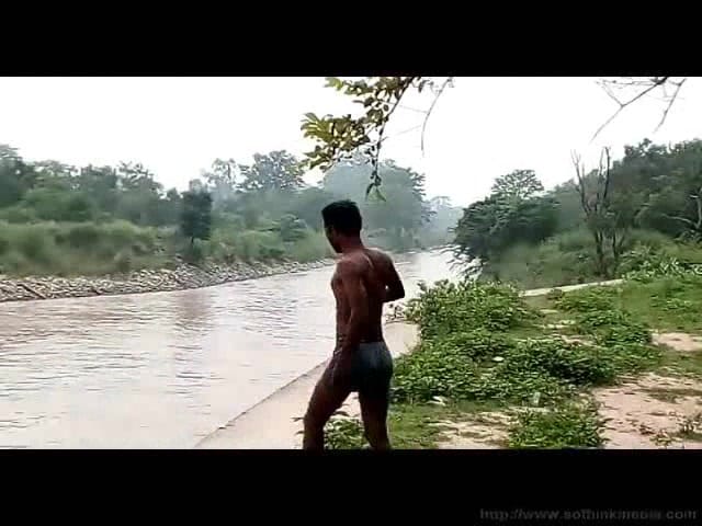 man swept in gangnahar, incident shoot live by friends.