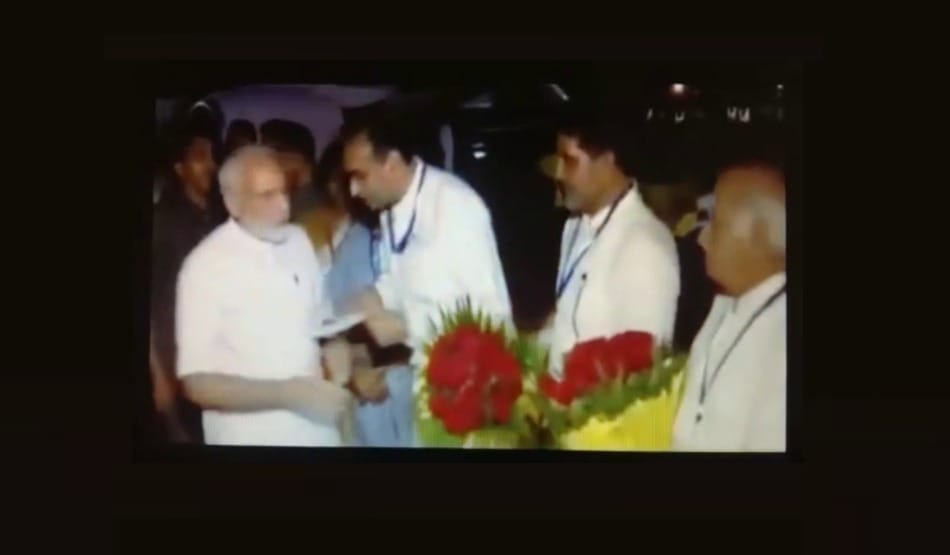 PM Modi refused to take letter from BJP president, videos viral