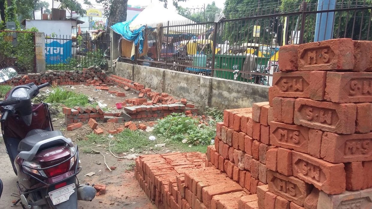 An illegal construction is being builded in vikas bhawan