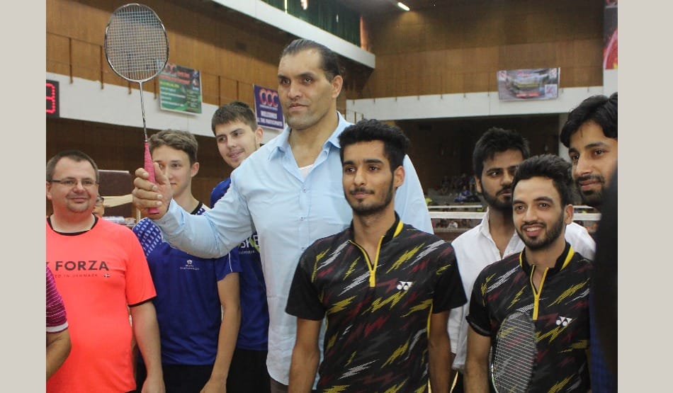 wwe wrestler great khali at punjab university  with daughter and wife