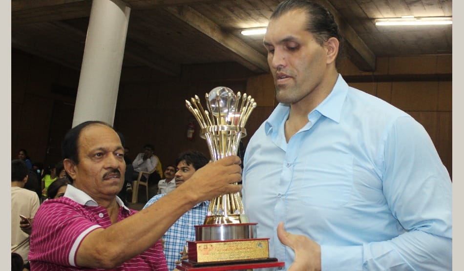 wwe wrestler great khali at punjab university  with daughter and wife