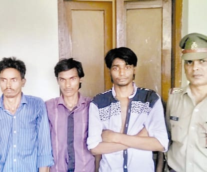  Police caught a rich thief.