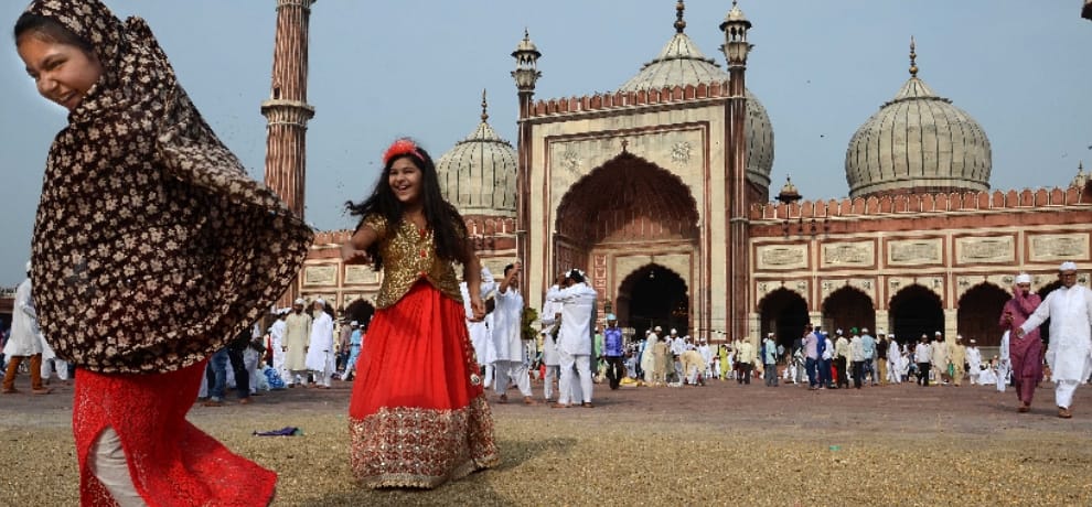 eid celebrated in delhi in this way, lakhs people gathered in mosque