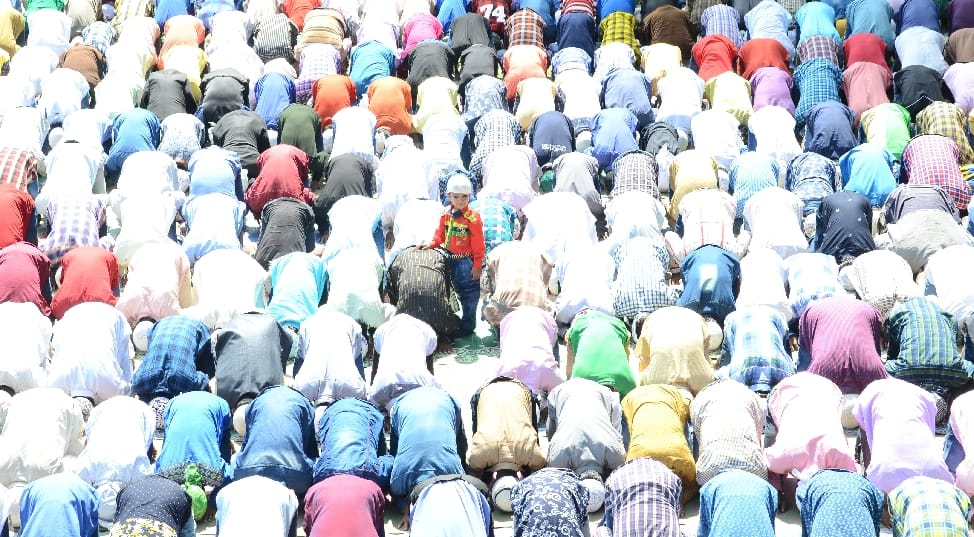 Muslims around the himachal celebrate Eid al-Fitr 2016