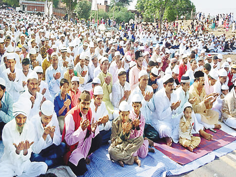 Dua-e-Khuda raised hand in court