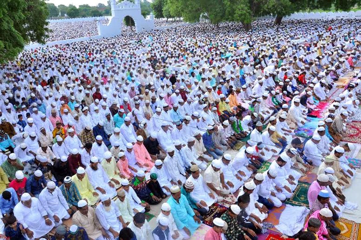 Thousands hands put on pray for peace 