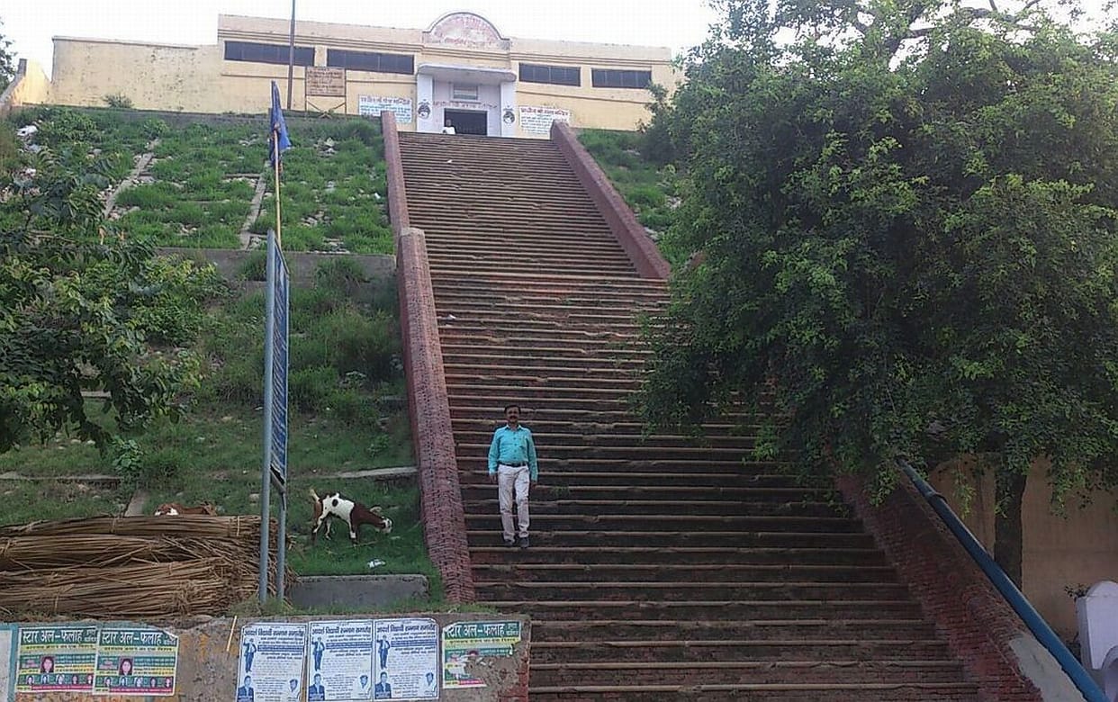 Which view will look at the stair tower Hrki