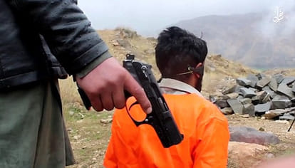 seven IS fighters who fled from the battlefield are boiled alive