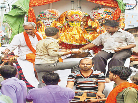 Lord Jagannath's chariot pull spree