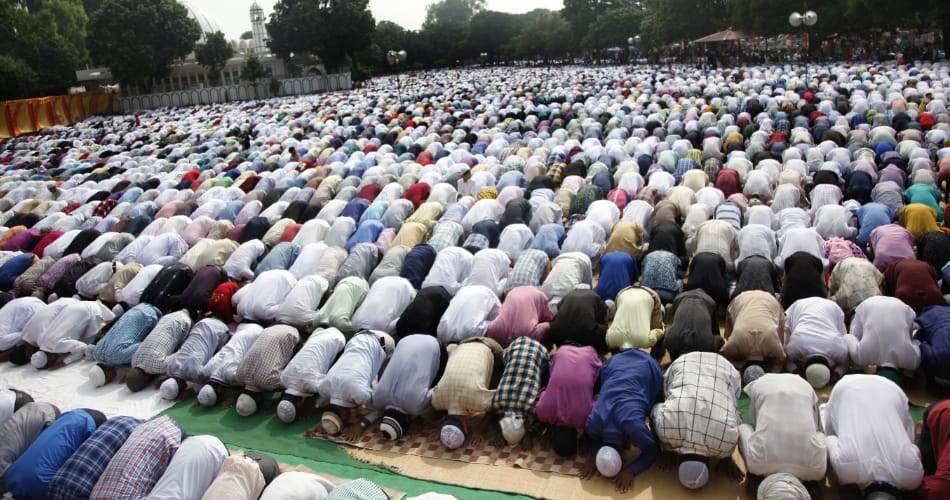 amazing story of sikh and muslim family friendship, sikh constructed the mosque in village