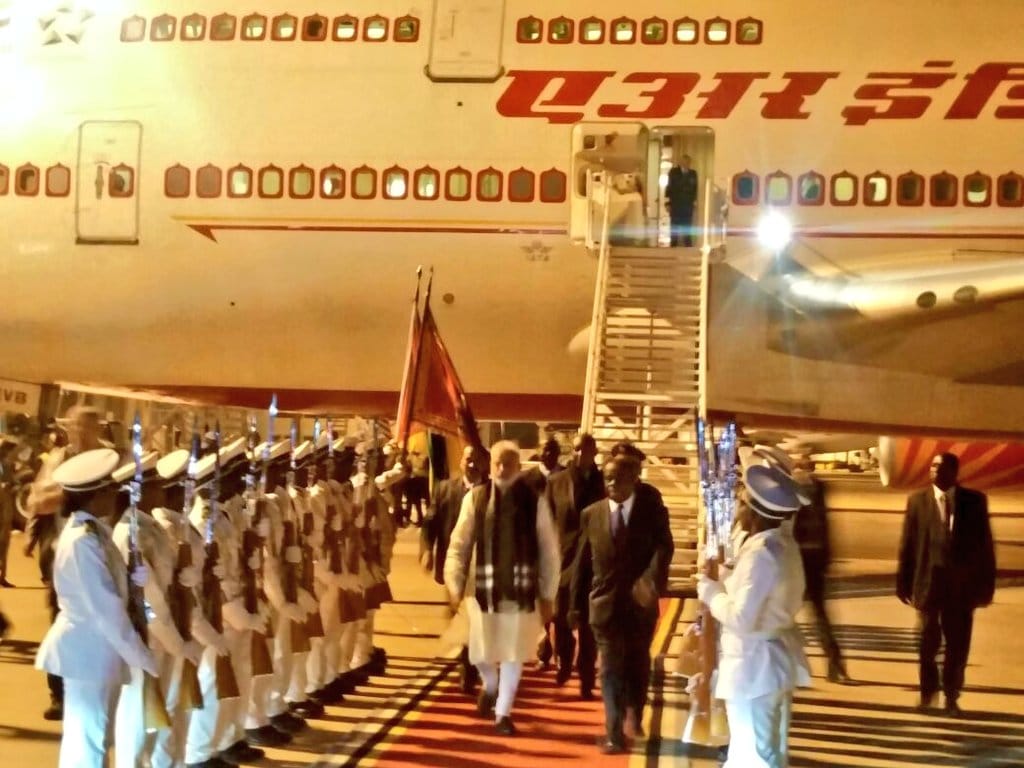 narendra modi meets president of mozambique