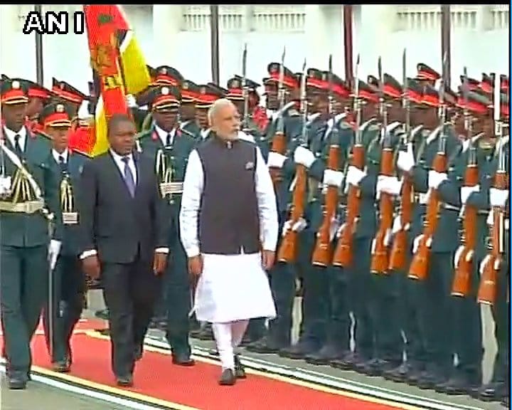 narendra modi meets president of mozambique