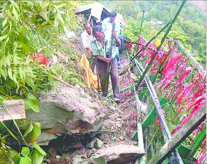 Opening the way to remove debris collected in PWD