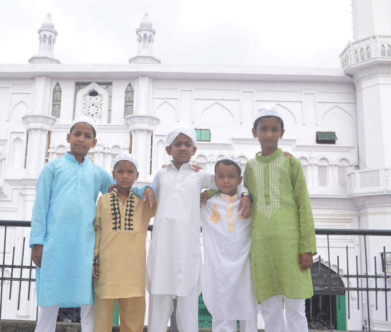 Thousands head bowed in prostration to God, sought devotions