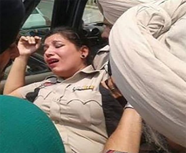 accident, lady constable accident, truck hit activa rider lady constable, pathankot