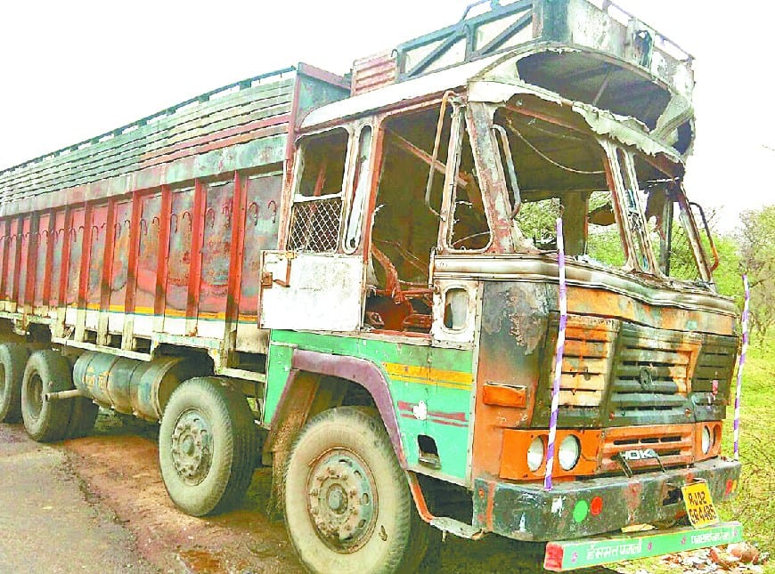 Fire in truk in narnaul, Fire in narnaul