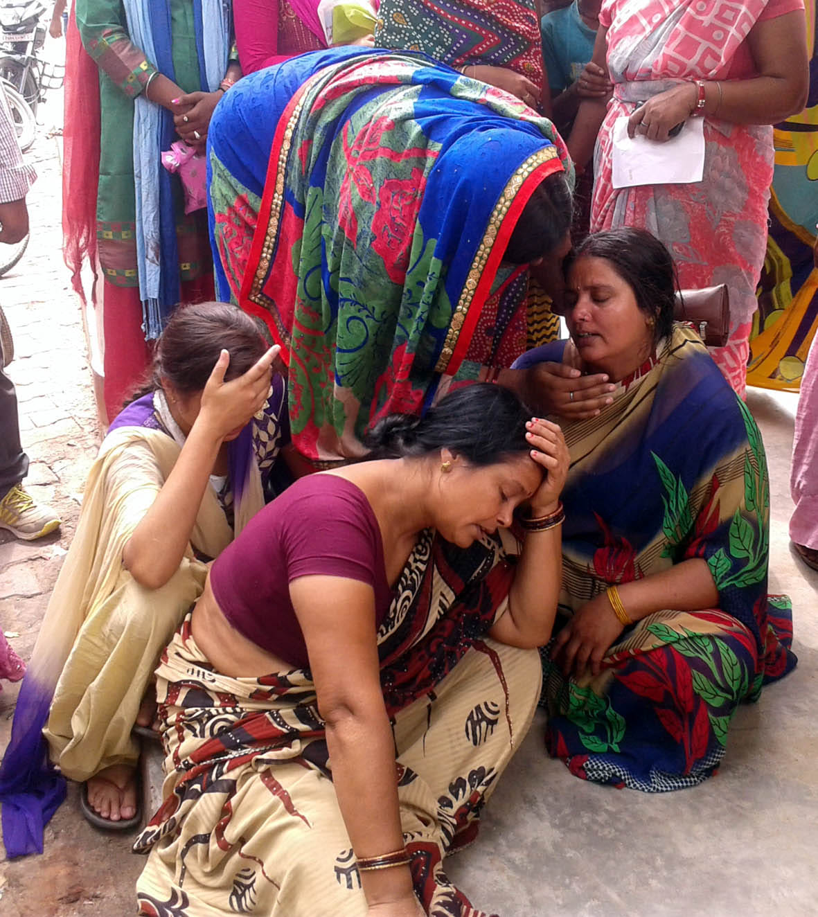 bacchon ke vivad me chali goli ek ki maut