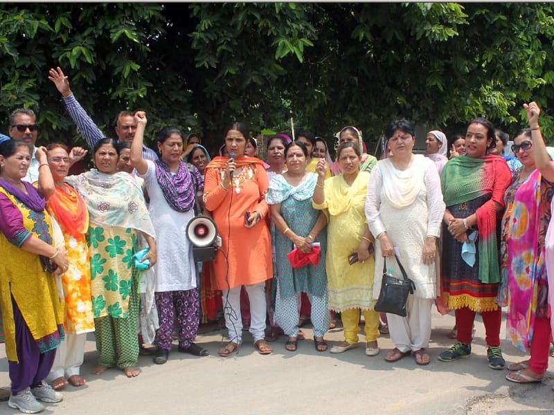 protest against aap, bjp, religious dishonour, pathankot