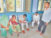 accident, max, car, 3 injured, charkhi dadri