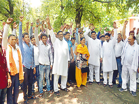 Communities opened a front against Ayodhya Pal