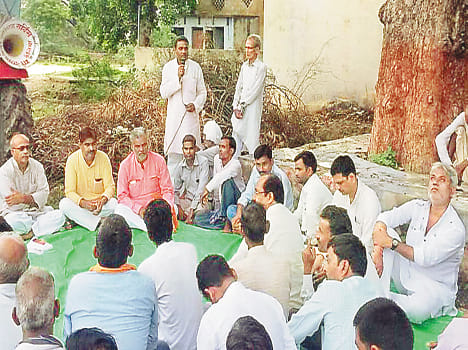 The siege to police stations BJP