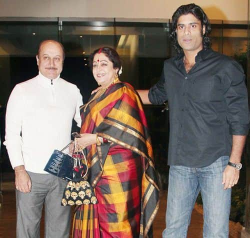 Father's Day 2019 know flop star kids of bollywood superhit fathers