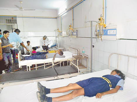 Magic fired full of school children, 14 injured