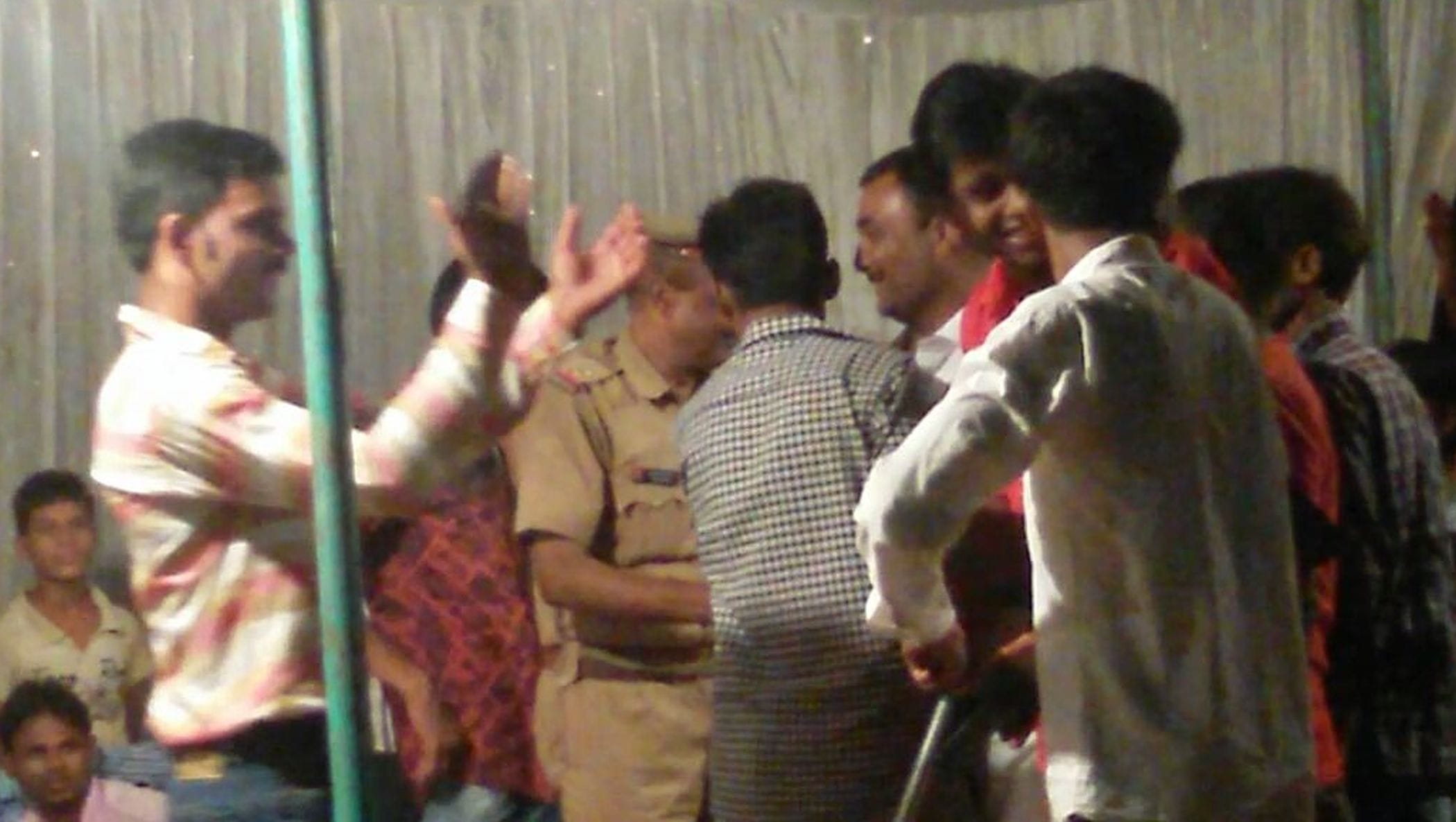 cop suspended in sitapur after dance video going viral