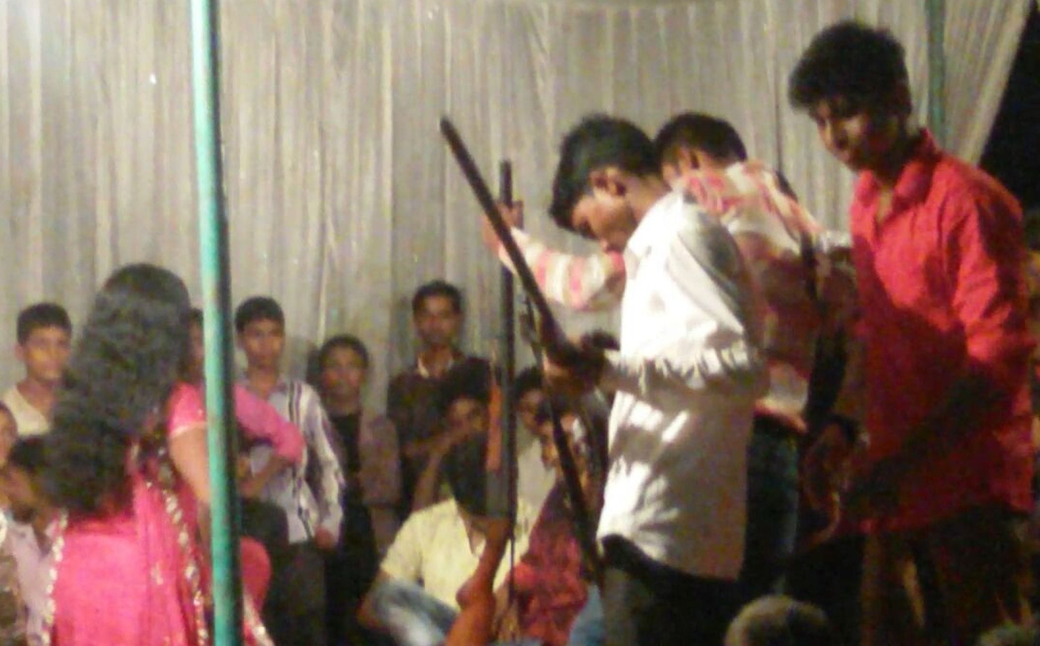 cop suspended in sitapur after dance video going viral