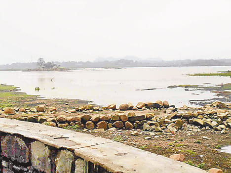 Urmila dam's water level rose to three meters