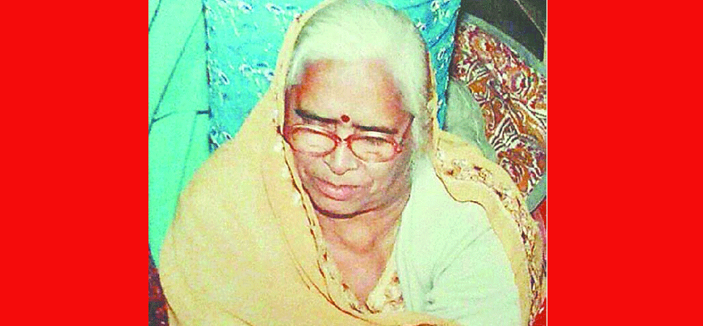 Elderly woman strangled killing, the bodies lying on the ground was lined cloth in the mouth