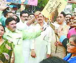 protest against 7th pay commision recommendations