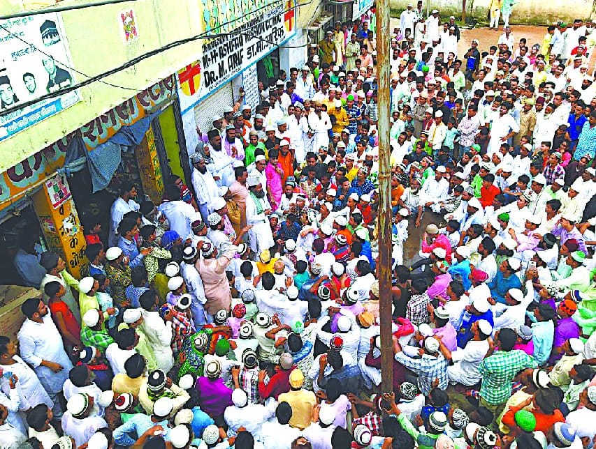 Commenting on the Pride of Islam Pagnbre commotion