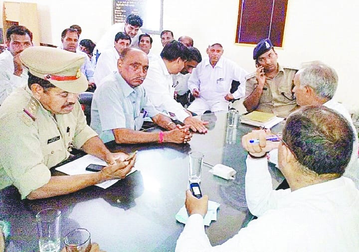 Advocates protest against theft