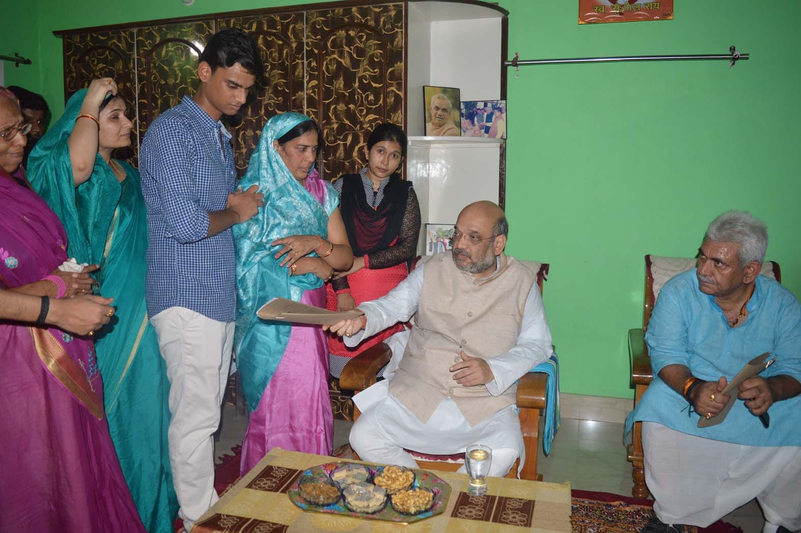 In Mau rally Amit Shah targets SP-BSP.
