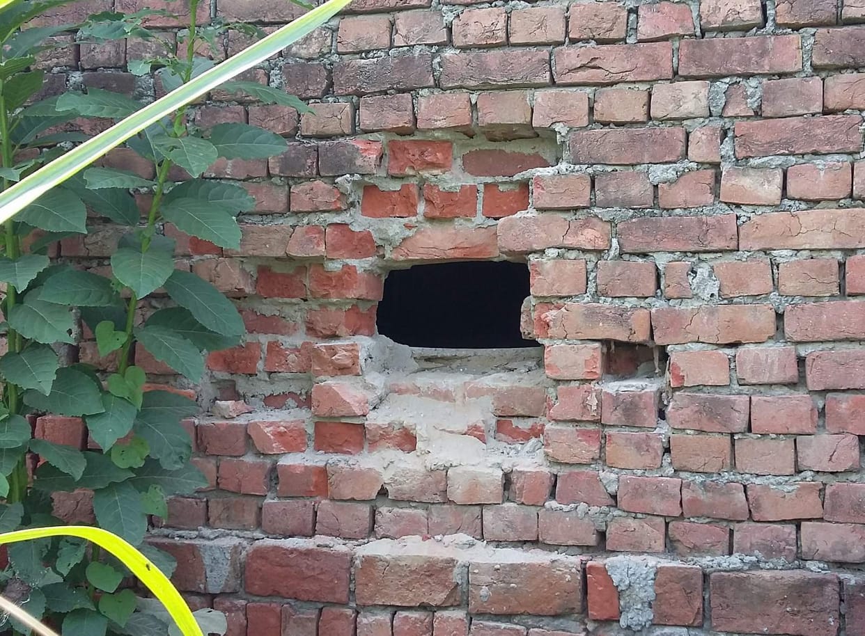 burglary in mobile repairing shop