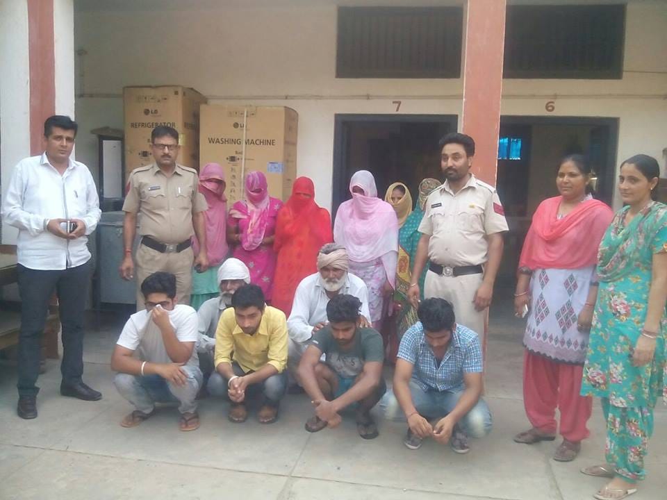 sex racket busted in dabwali, twelve people caught include six ladies