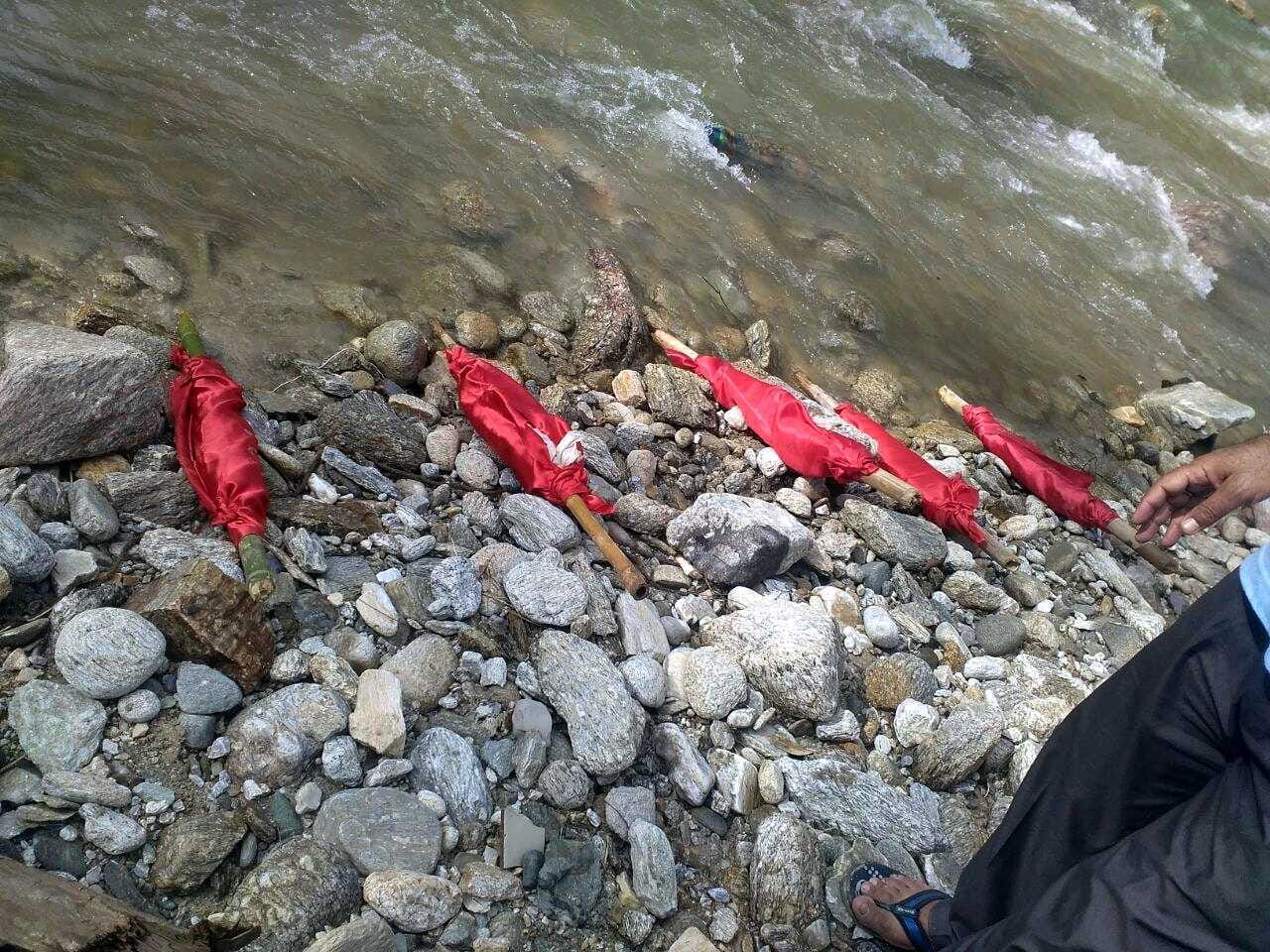 Effigies burn in bastari in the place of dead body.