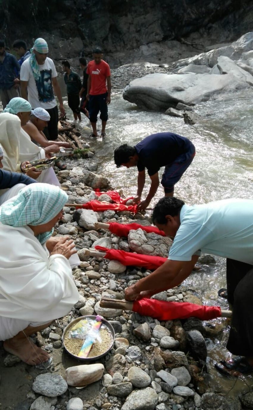 Effigies burn in bastari in the place of dead body.