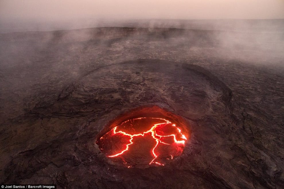 daring photographer captures rare images of lava lake  