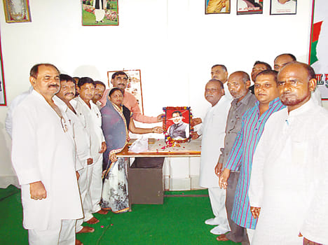 Led by former Prime Minister Chandra Shekhar recalled Spaiyon