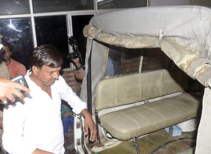 akhilesh yadav terminated vijay bahadur yadav from sp